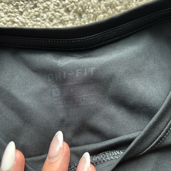 Nike dri fit mesh crop - Picture 2 of 2